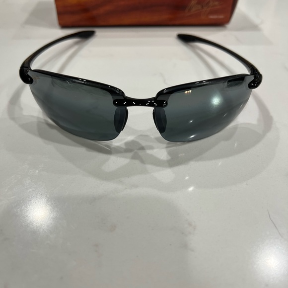 Maui Jim Sunglasses - Picture 3 of 4